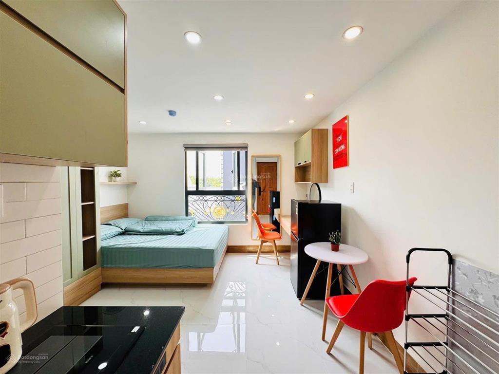 Căn hộ cao cấp ban công full tiện nghi gần vòng xoay lý thái tổ quận 10