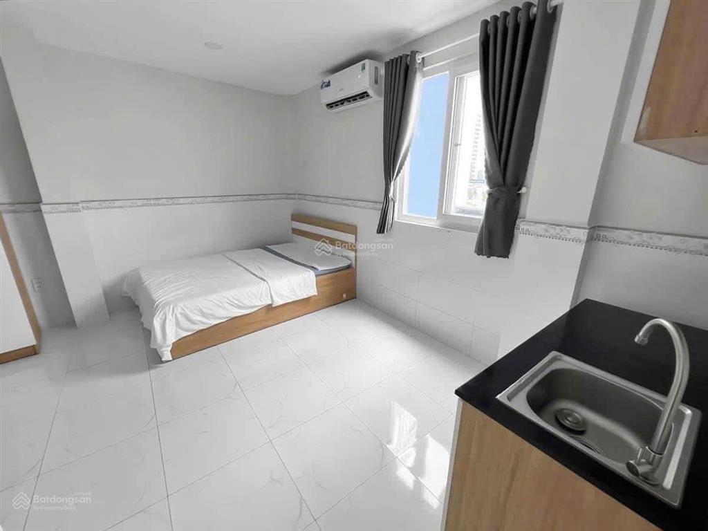 Phòng cao cấp 30m2 full nội thất thang máy 3p công viên làng hoa gò vấp