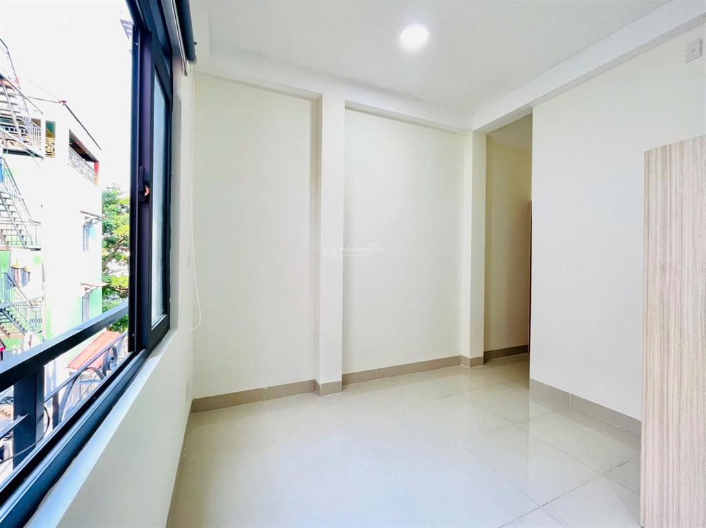 Phòng giá rẻ tiện nghi ánh sáng trực tiếp ngay công viên làng hoa gò vấp