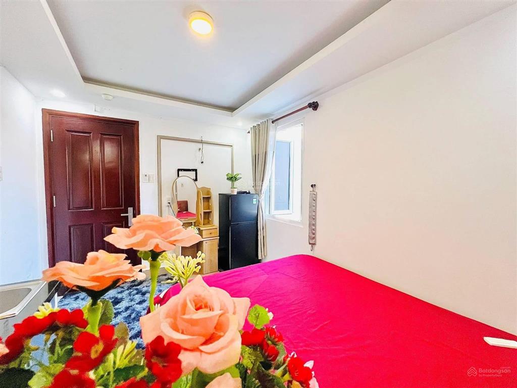 Phòng đẹp giá rẻ 3tr thang máy ngay cc phúc yên tân bình