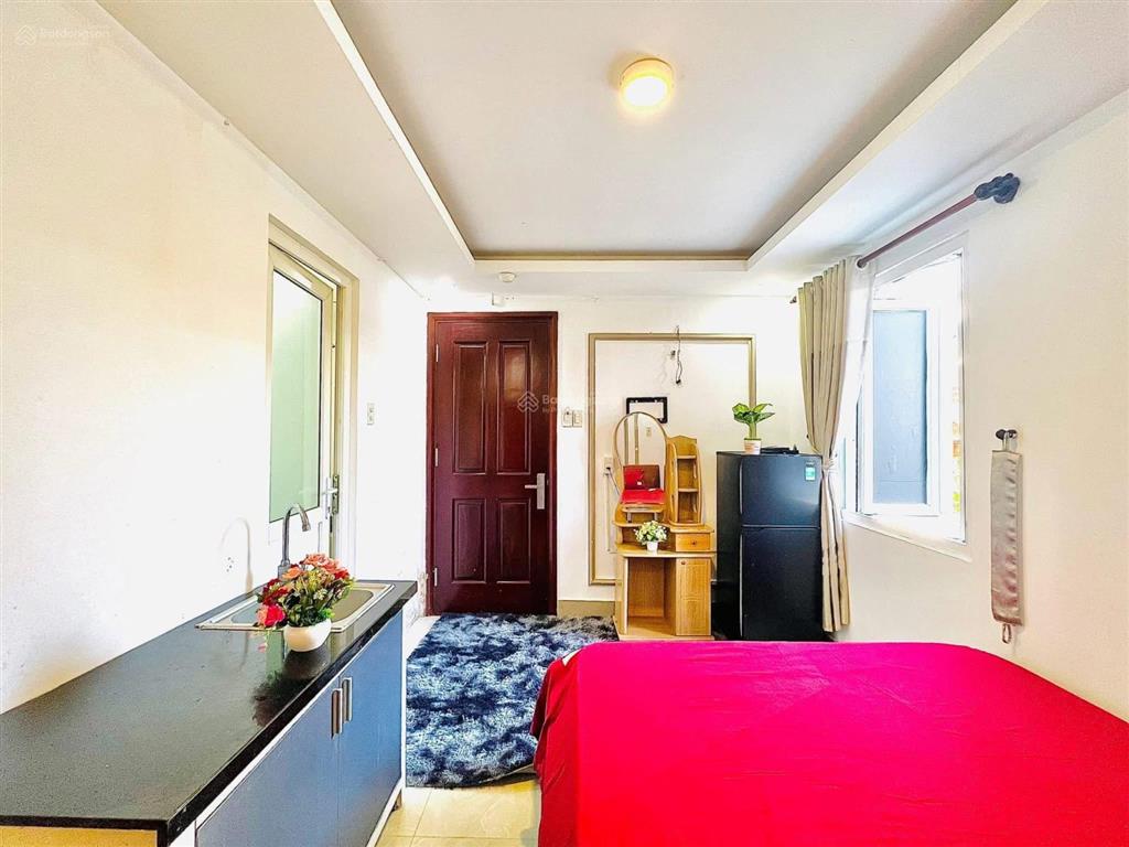 Phòng đẹp giá rẻ 3tr thang máy ngay cc phúc yên tân bình