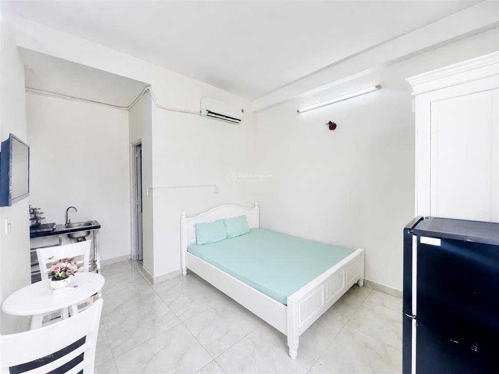 Phòng cao cấp giá tốt đường 3 tháng 2 gần cầu vượt y hình 100% quận 10