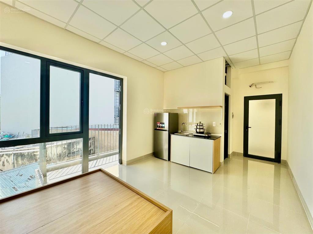 Căn hộ cao cấp ban công 30m2 ngay coopmart hòa bình, 2p đầm sen nước