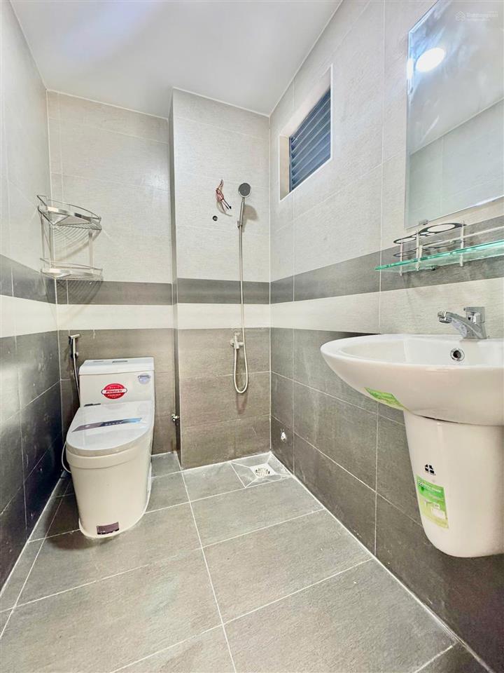 Căn hộ cao cấp ban công 30m2 ngay coopmart hòa bình, 2p đầm sen nước