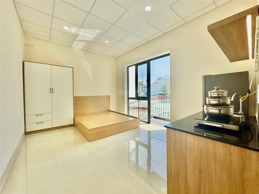 Căn hộ cao cấp ban công 30m2 ngay coopmart hòa bình, 2p đầm sen nước