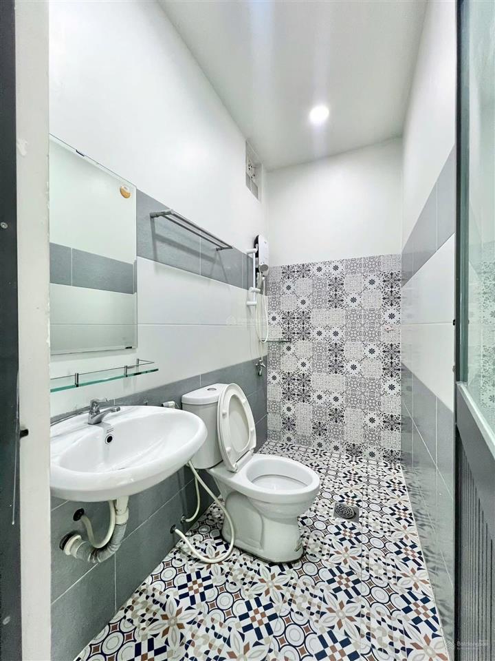 Phòng ánh sáng trực tiếp có thang máy full nội thất trường chinh giao nguyễn phúc chu