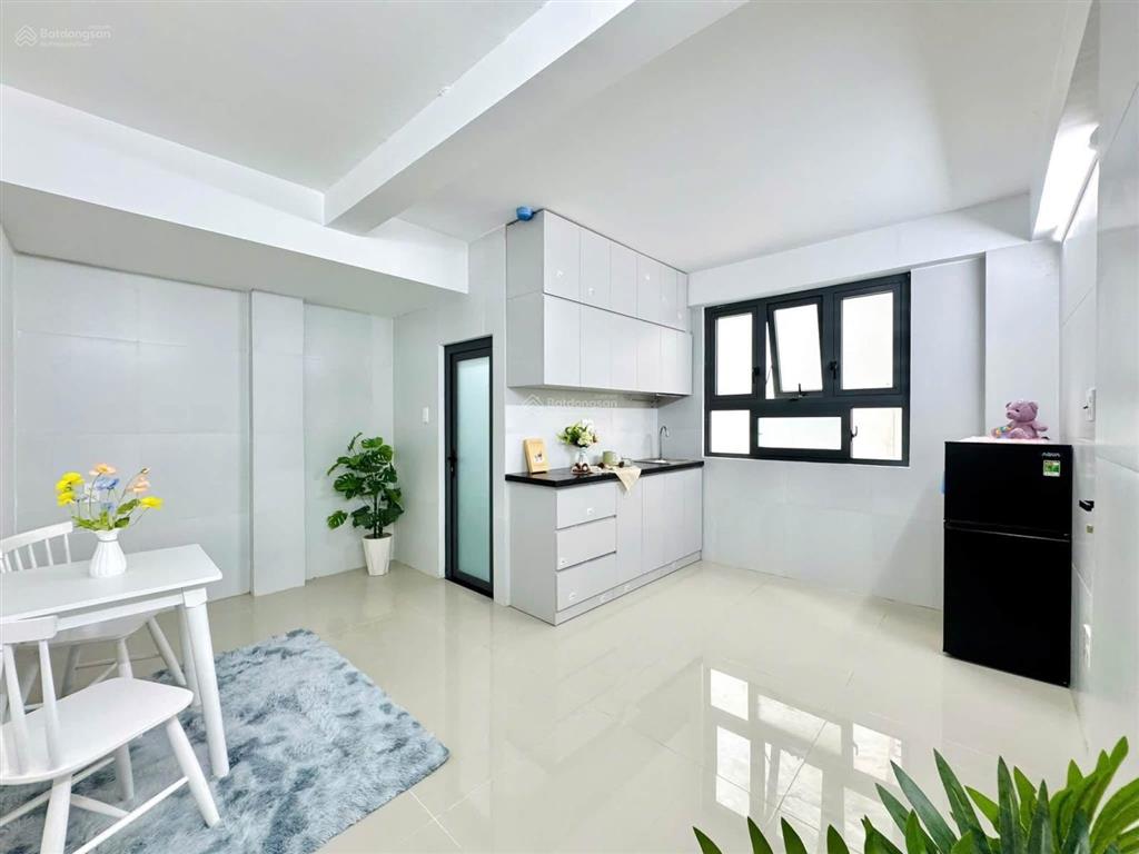 Phòng tách bếp, ban công, máy giặt riêng đường tân sơn giao phạm văn bạch gò vấp