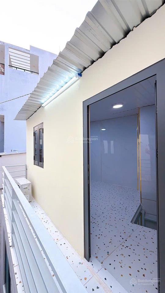 Nhà 3 tầng , bến vân đồn , full mới , giá 1.75 tỷ.