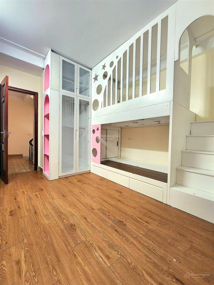 Nhà 4 tầng lô góc, quanh 4 tỷ, cách 15m ra trục chính ô tô tránh nhau, full nội thất, yên nghĩa