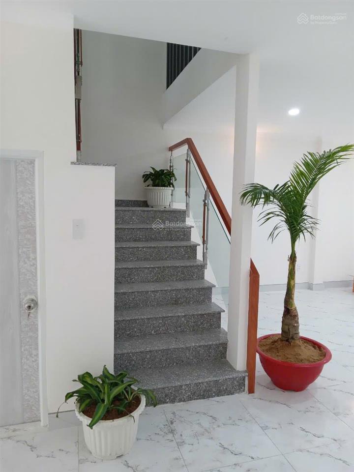 Bán nhà 3 mt 130m2, 2 tầng, sạch đẹp vừa ở vừa kd, 2mt kênh tân hóa và mt đường tân hóa p.14, q.6