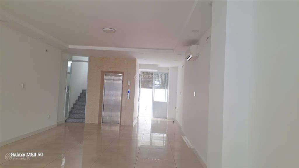 Chính chủ cho thuê mặt bằng trệt, tầng 1 & hầm có thang máy riêng tại kđt vạn phúc city thủ đức