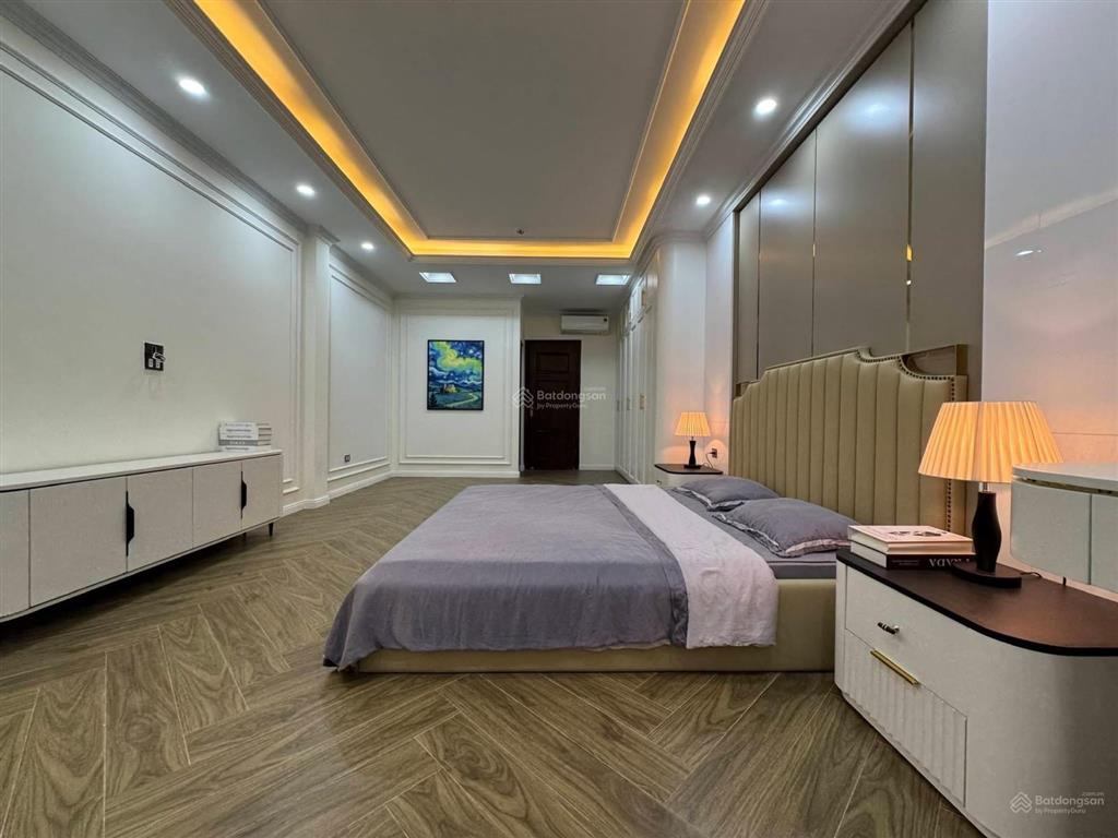 Cực phẩm phân lô  ô tô tránh phố vĩnh phúc , ba đình 46 m2 x 8t thang máy, mt 4,2m 29 tỷ.