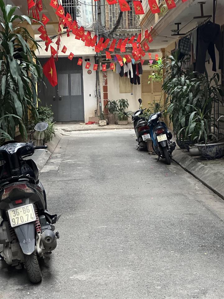 Bán nhà ngõ thông, ô tô tránh phố nghĩa đô, cầu giấy  48 m² x 6 t, mt 6,6 m  18,5 tỷ.