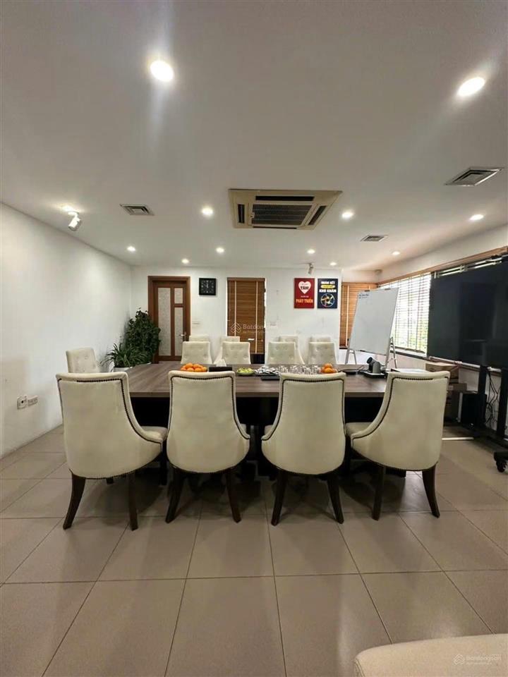 Bán nhà ngõ ô tô tránh nguyễn văn huyên, cầu giấy 40 m2 x7t, mặt tiền 13 m, lô góc 19 tỷ.