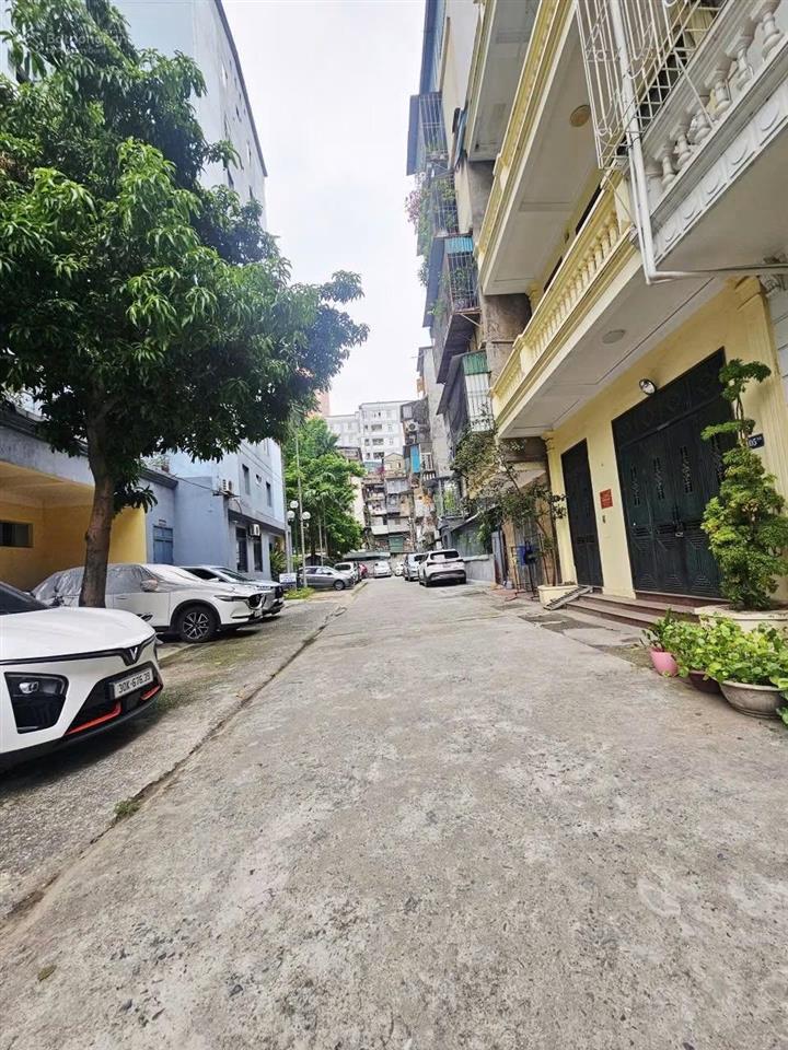 Bán nhà ô tô tránh hoàng quốc việt, cầu giấy  55 m² x 4t, mặt tiền 5,8 m. sổ đỏ vuông a4  20 tỷ.