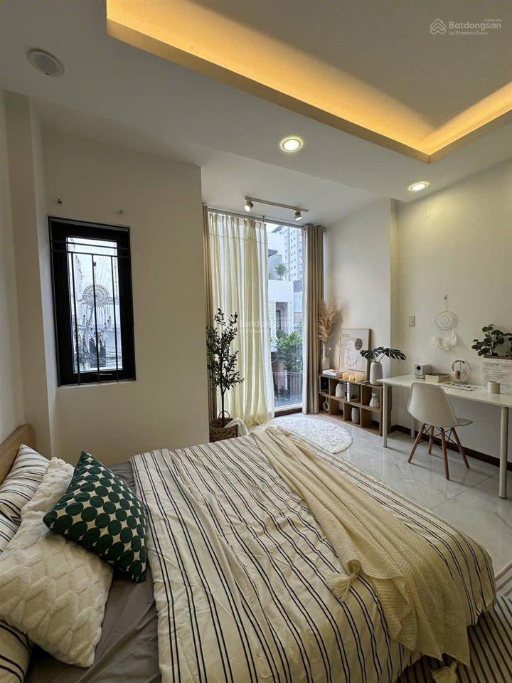 Phòng ban công, full nội thất, trống sẵn, gần lotte mart, tdtu, rmit, ufm quận 7