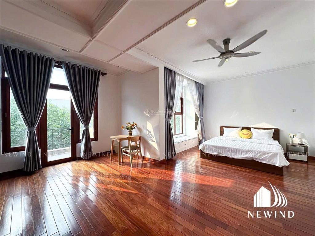 Phòng ban công rộng, view viettopia, cầu himlam, rmit, tdtu, ufm, nttu, đủ nội thất, thang máy,ô tô