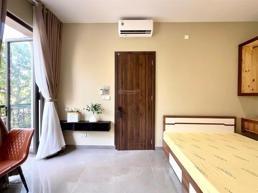 Studio ban công, nội thất mới đẹp, chỗ để xe rộng, ra vào vân tay, pccc đầy đủ, ô tô tới, kế lotte