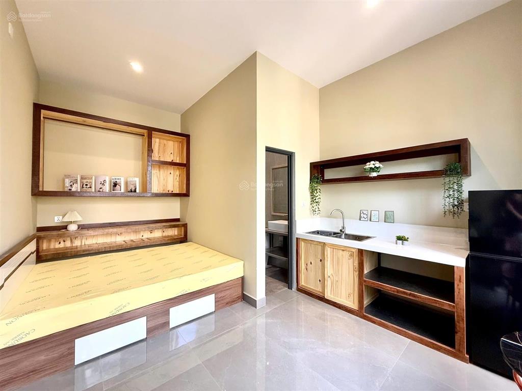 Studio ban công, nội thất mới đẹp, chỗ để xe rộng, ra vào vân tay, pccc đầy đủ, ô tô tới, kế lotte