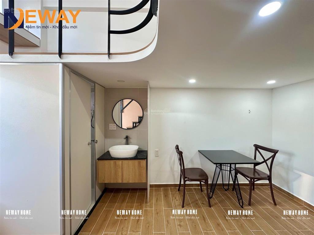 Duplex gác cao 2m, đầy đủ nội thất, dịch vụ dọn phòng free, kế bên sunrise city, lotte mart, rmit