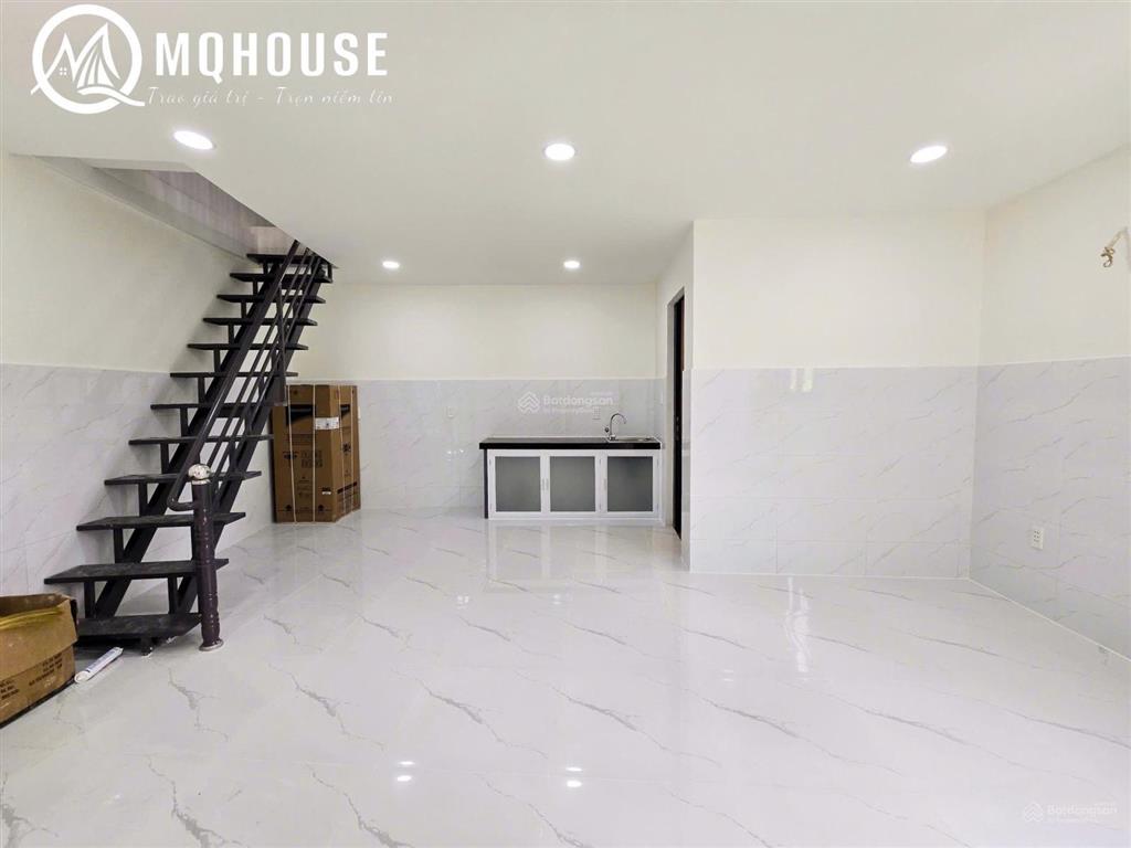 Duplex ban công|máy giặt riêng|full nội thất|mới đẹp|khu chế xuất tân thuận|gần quận 4 quận 1