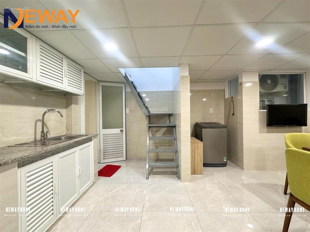 2pn 1pk rộng, toà nhà thang máy, lễ tân, bảo vệ, máy giặt riêng, full nội thất, gần vincom, big c
