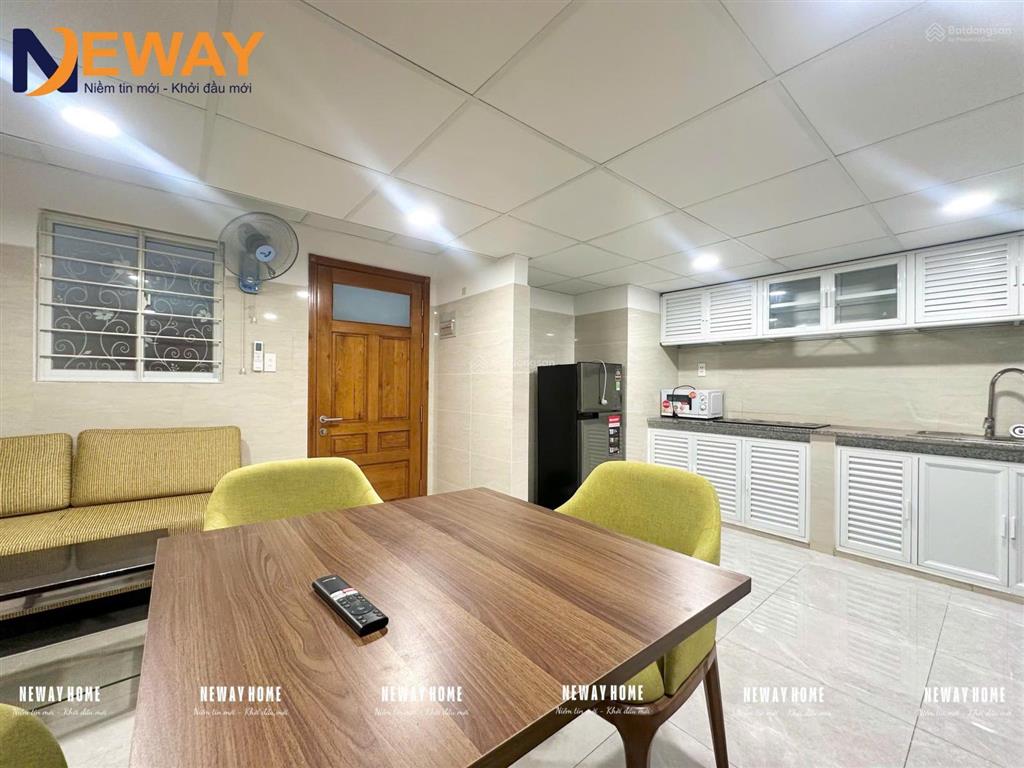 2pn 1pk rộng, toà nhà thang máy, lễ tân, bảo vệ, máy giặt riêng, full nội thất, gần vincom, big c