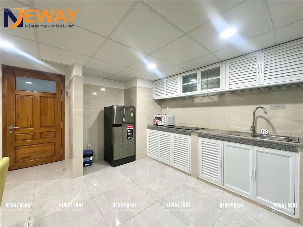 2pn 1pk rộng, toà nhà thang máy, lễ tân, bảo vệ, máy giặt riêng, full nội thất, gần vincom, big c