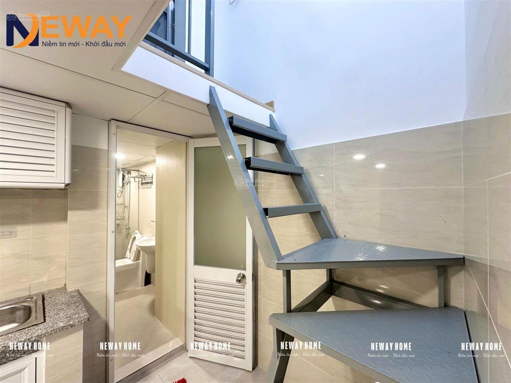 2pn 1pk rộng, toà nhà thang máy, lễ tân, bảo vệ, máy giặt riêng, full nội thất, gần vincom, big c