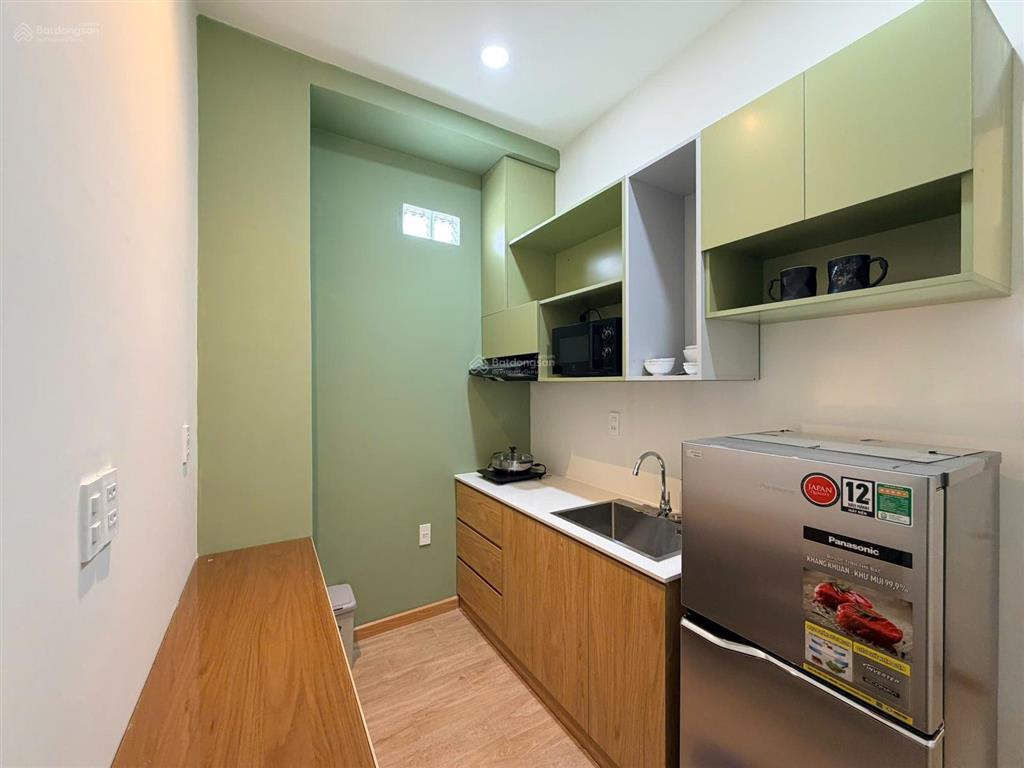1pn quận 4 nhà mới, ban công, full nội thất xịn xò, trung tâm, sát vách quận 1, ra vào vân tay