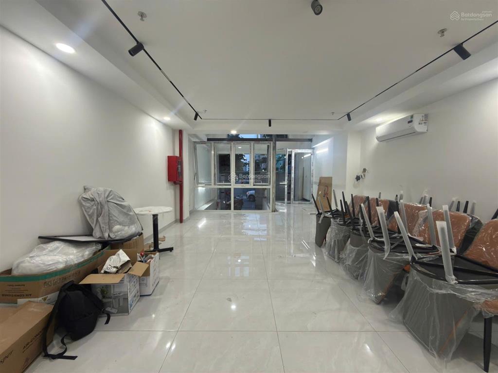 Mới xây, mặt tiền đường lớn, gần lotte mart, sunrise city, him lam, kiều đàm, khu sầm uất, 5x18