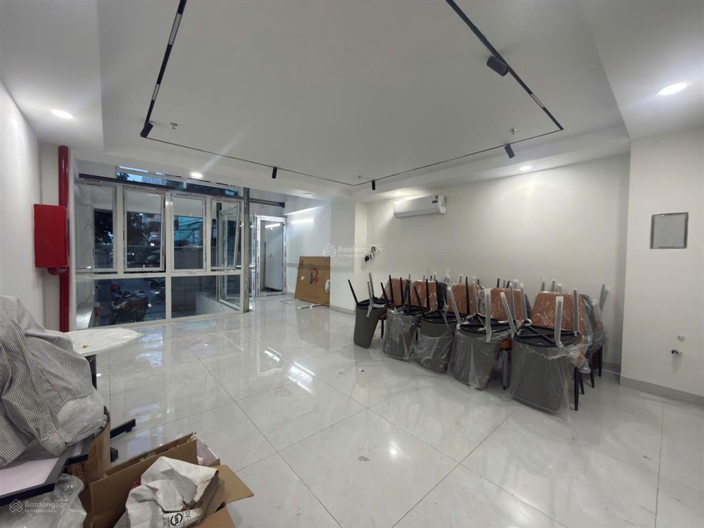 Mới xây, mặt tiền đường lớn, gần lotte mart, sunrise city, him lam, kiều đàm, khu sầm uất, 5x18