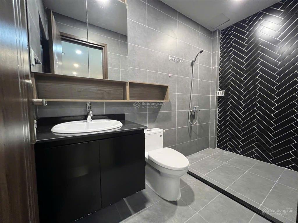 Studio có đảo bếp, ban công, phòng tắm rộng, him lam quận 7 gần rmit, lotte, thang máy, hầm xe