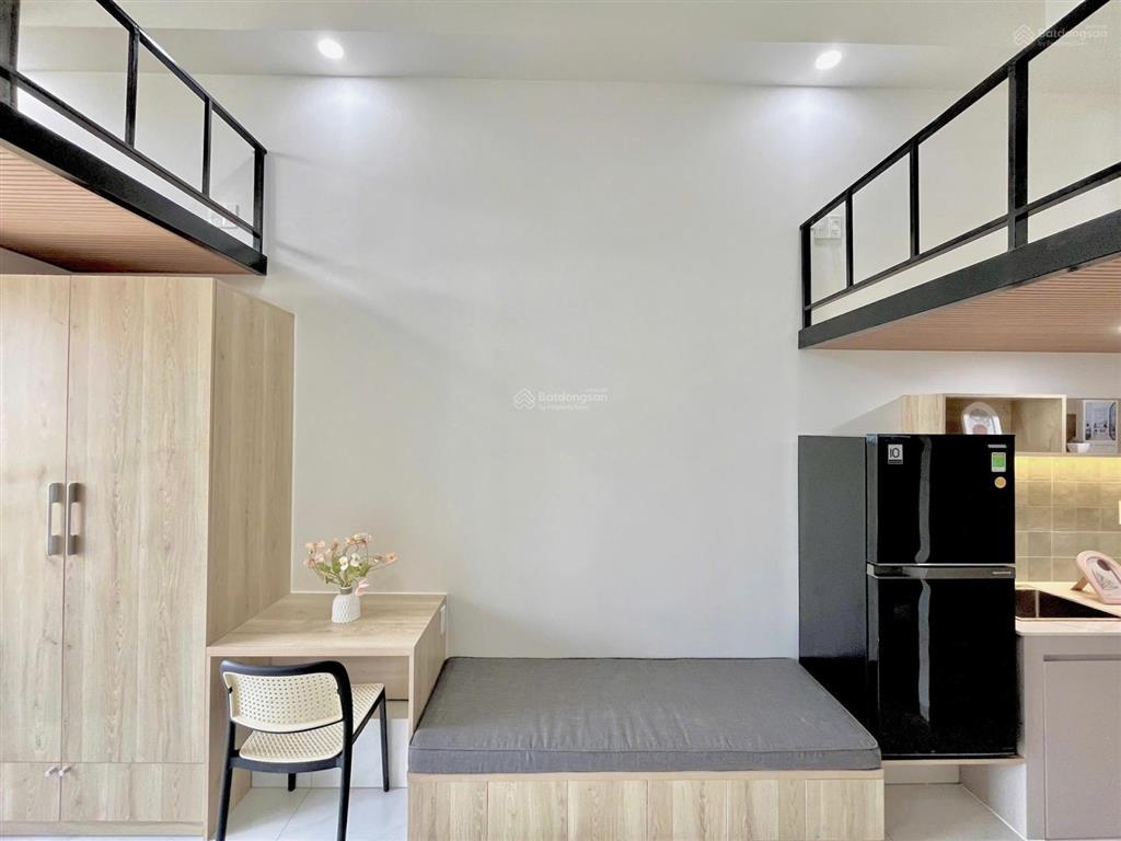 Phòng 2 gác, ban công, full nội thất nhà đẹp, nước tính theo khối, gần quận 4, quận 1, gần ufm