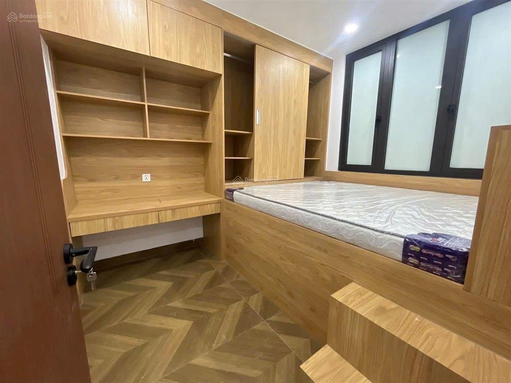 Gần chợ tân mỹ, fv, crescent mall, có 1 ngủ, 1 khách rộng 40m2, vỉa hè, hầm xe, full nội thất, mới