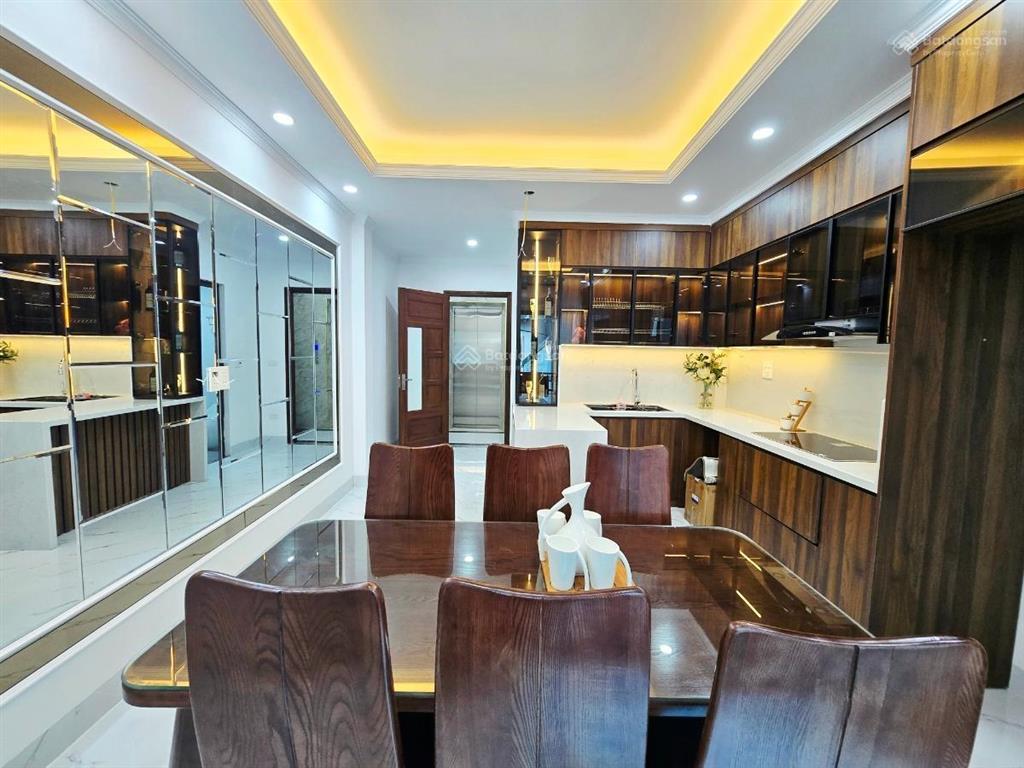 Bán gấp nhà đẹp phú diễn 6tầng thang máy full nội thất 45m giá chỉ 11.x tỷ