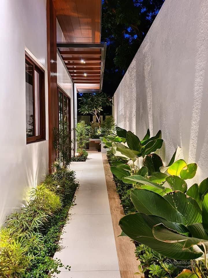 Bán gấp biệt thự xuân phương  trịnh văn bô 220m2 4 tầng, giá chỉ 34.5tỷ
