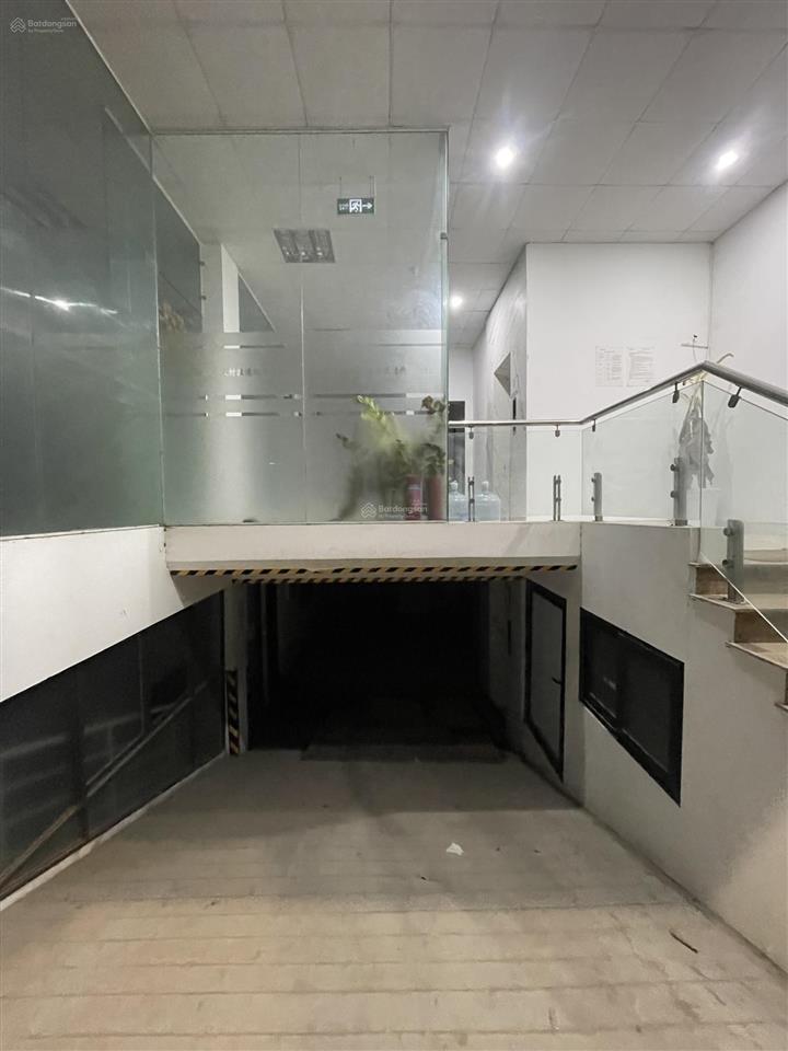 Cần cho thuê tòa nhà làm văn phòng, trung tâm du học.. 175m 5 tầng nổi 1 hầm