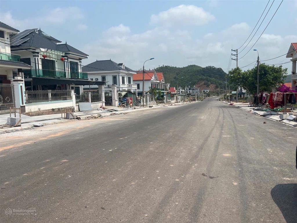 Bán đất tđc đoàn kết  vân đồn giá tốt cho các nhà đầu tư nhanh tay