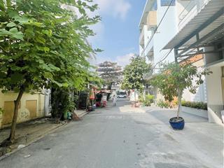 Bán nhà hẻm 8m thông, đường tân hoà đông, ở và kinh doanh tốt.