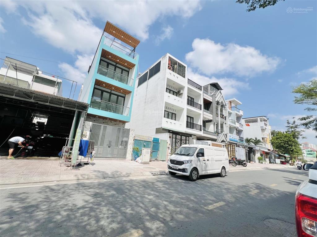 Nhà mtkd đoạn đẹp nhất kdc nam hùng vương  lê cơ, 4m x 20m x 4 tầng mới tinh, chỉ hơn 12 tỷ