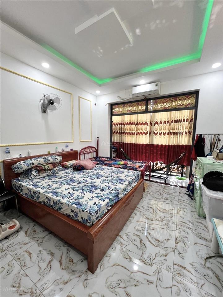 4 tầng mới đẹp, 2 mặt tiền hậu giang, trung tâm quận 6, gần chợ lớn, chỉ hơn 8 tỷ.