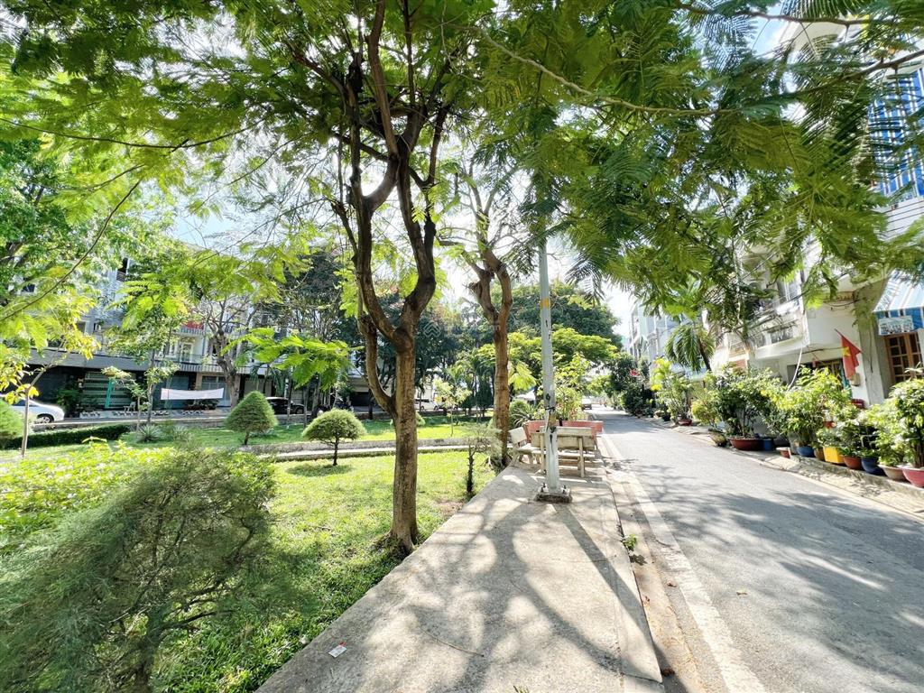Mặt tiền 3 tầng, khu bình phú đối diện công viên xanh mát, 4mx15m, chỉ hơn 8 tỷ.