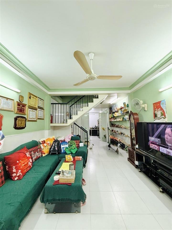Nhà 3 tầng kiên cố ngay trường thpt mạc đĩnh chi, vòng xoay phú lâm, 4pn, chỉ 6.1 tỷ.