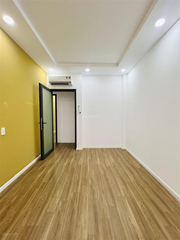 Bán nhà 2 tầng khu bình phú, diện tích lớn 4mx20.5m, đường nhựa xe hơi ngủ nhà, chỉ 7.9 tỷ.