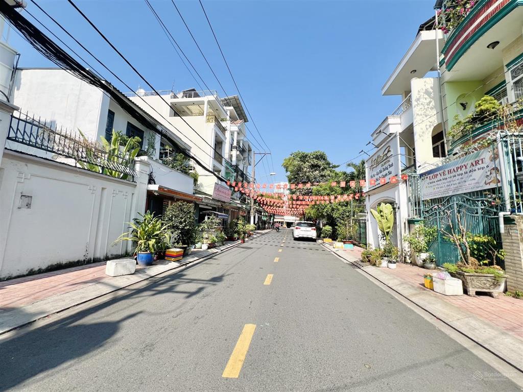 Bán nhà 2 tầng khu bình phú, diện tích lớn 4mx20.5m, đường nhựa xe hơi ngủ nhà, chỉ 7.9 tỷ.