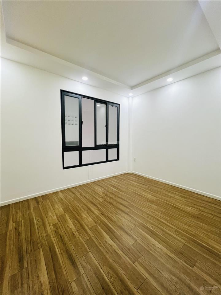 Bán nhà 2 tầng khu bình phú, diện tích lớn 4mx20.5m, đường nhựa xe hơi ngủ nhà, chỉ 7.9 tỷ.