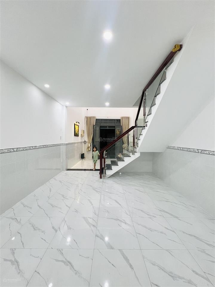 Bán nhà 2 tầng khu bình phú, diện tích lớn 4mx20.5m, đường nhựa xe hơi ngủ nhà, chỉ 7.9 tỷ.