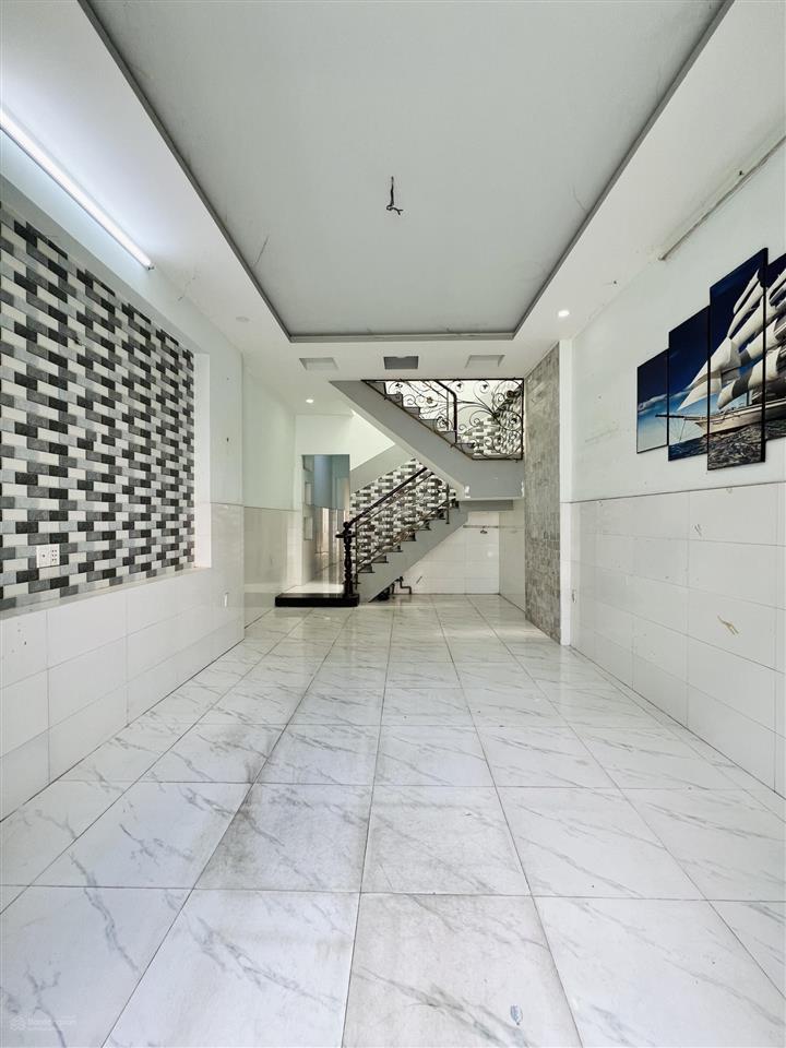 Bán nhà 2 tầng ngay kinh dương vương  kdc lý chiêu hoàng, đường nhựa 10m, dt 4mx18m, chỉ 6.3 tỷ.
