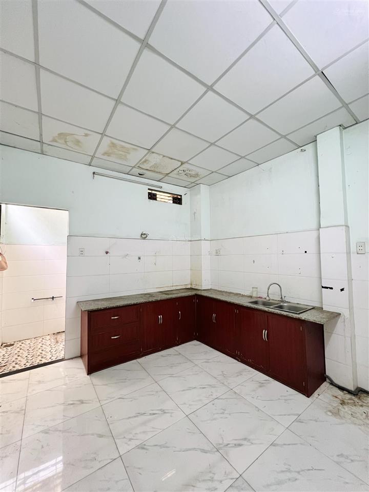 Bán nhà 2 tầng ngay kinh dương vương  kdc lý chiêu hoàng, đường nhựa 10m, dt 4mx18m, chỉ 6.3 tỷ.